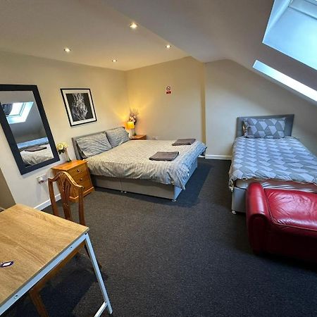 Luton Town House Near Airport Apartman Kültér fotó