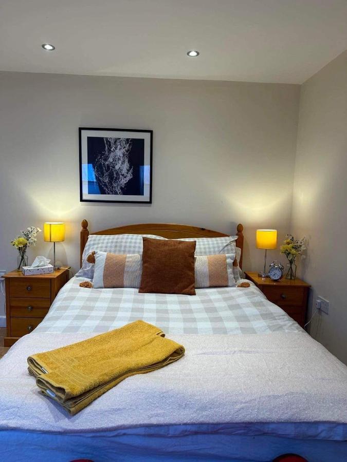 Luton Town House Near Airport Apartman Kültér fotó