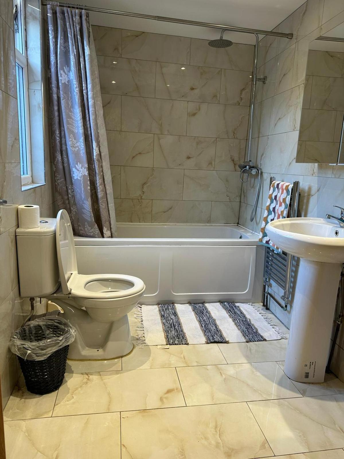 Luton Town House Near Airport Apartman Kültér fotó