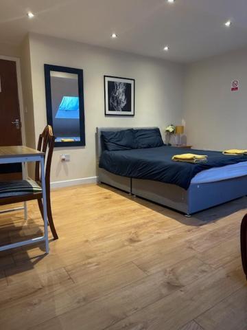 Luton Town House Near Airport Apartman Kültér fotó