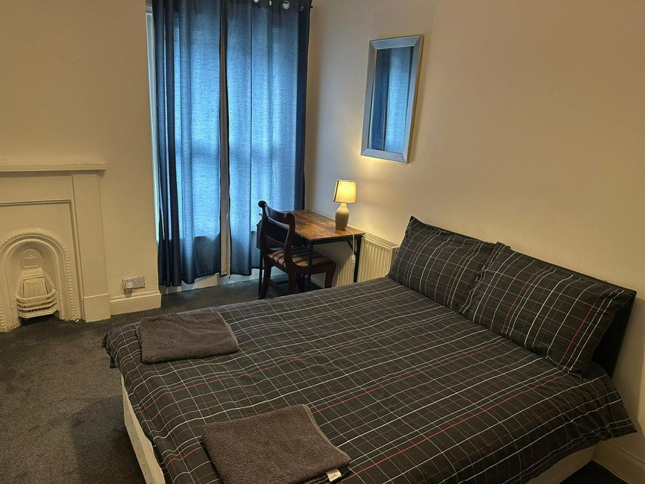 Luton Town House Near Airport Apartman Kültér fotó